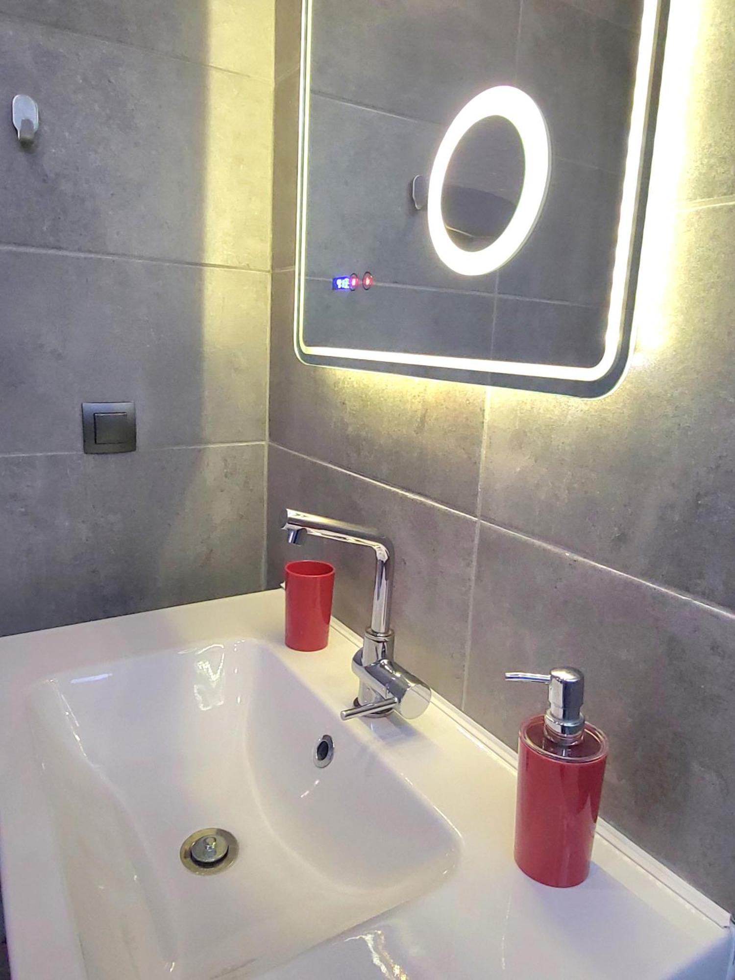 “Zeus”, Stylish Luxury Business Suite In The Heart Of Athens. Buitenkant foto